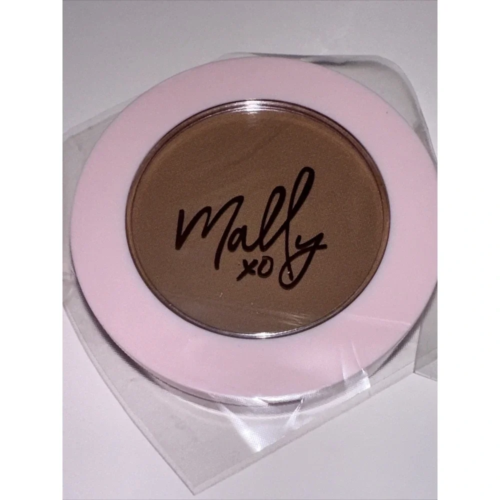 Mally Beauty Soft As Silk‎ Powder Foundation Rich 0.28oz NIB Skin Blurring
